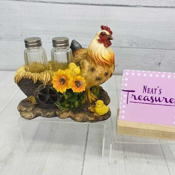 DWK 2010 Animal Hen Rooster & Chick Resin Holder w Salt And Pepper Shaker Set 3 - Picture 1 of 16